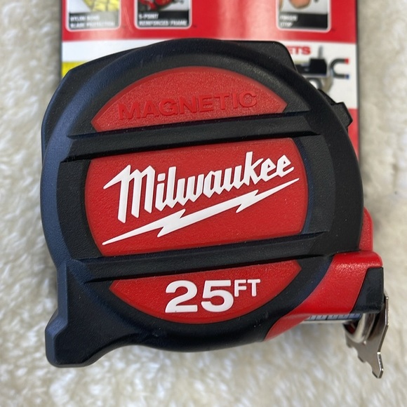 Milwaukee 25 FT.  Magnetic Tape Measure - Picture 5 of 9